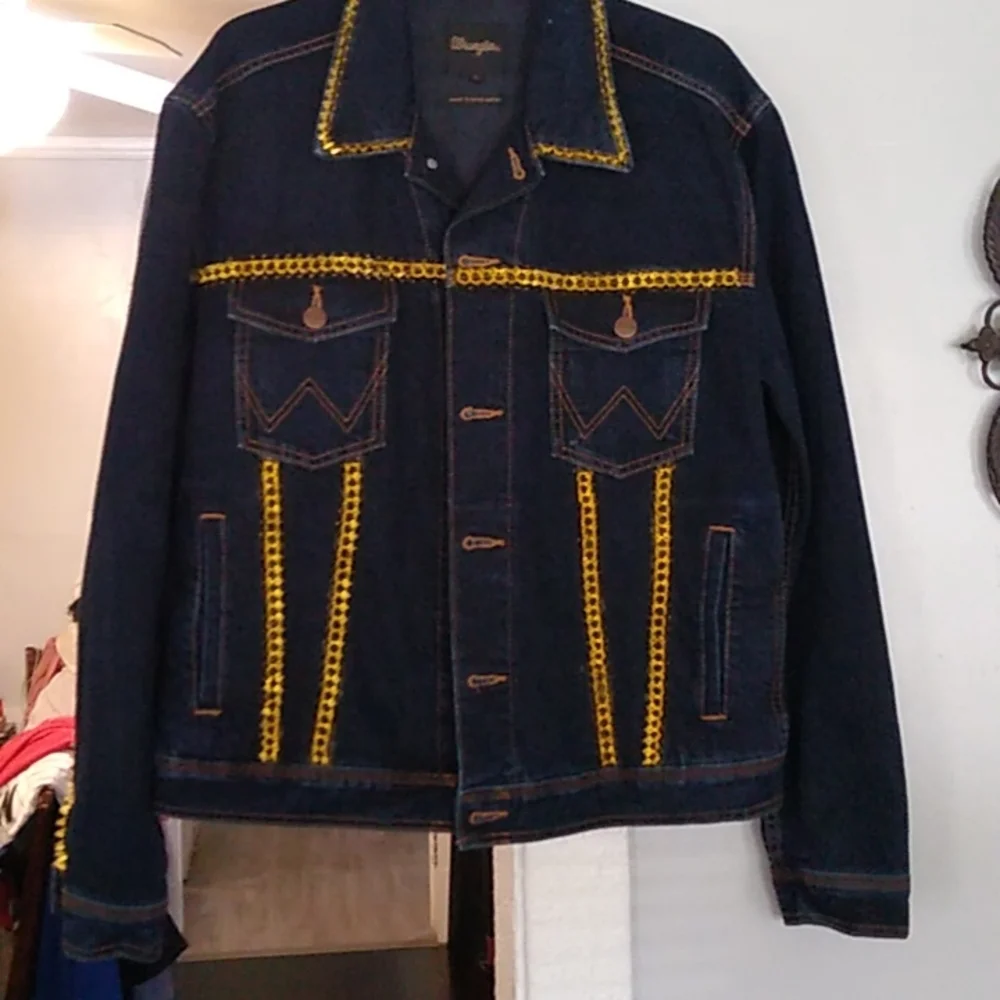 Sold - Picture 1 of 3